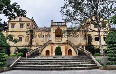Hoang Yen Chao Castle