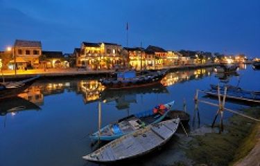 Tips for travelling Hoi An in Tet period