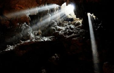 Dau Go Cave 