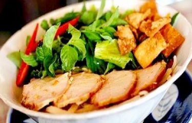 Cao lau - the essence of Hoi An food