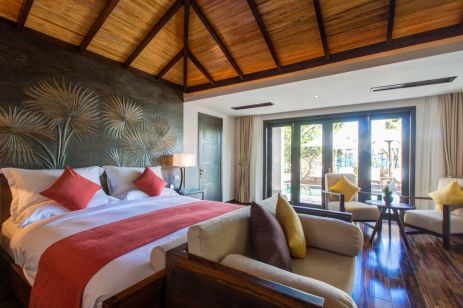 Pool Villa Master Bedroom