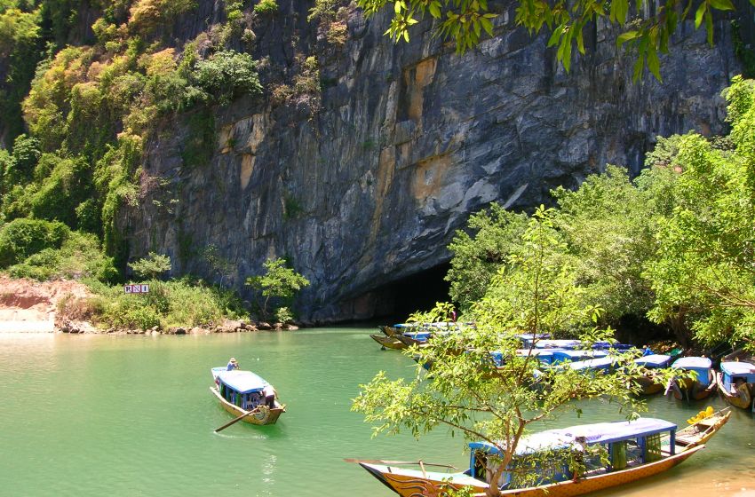 Hue - Phong Nha Cave